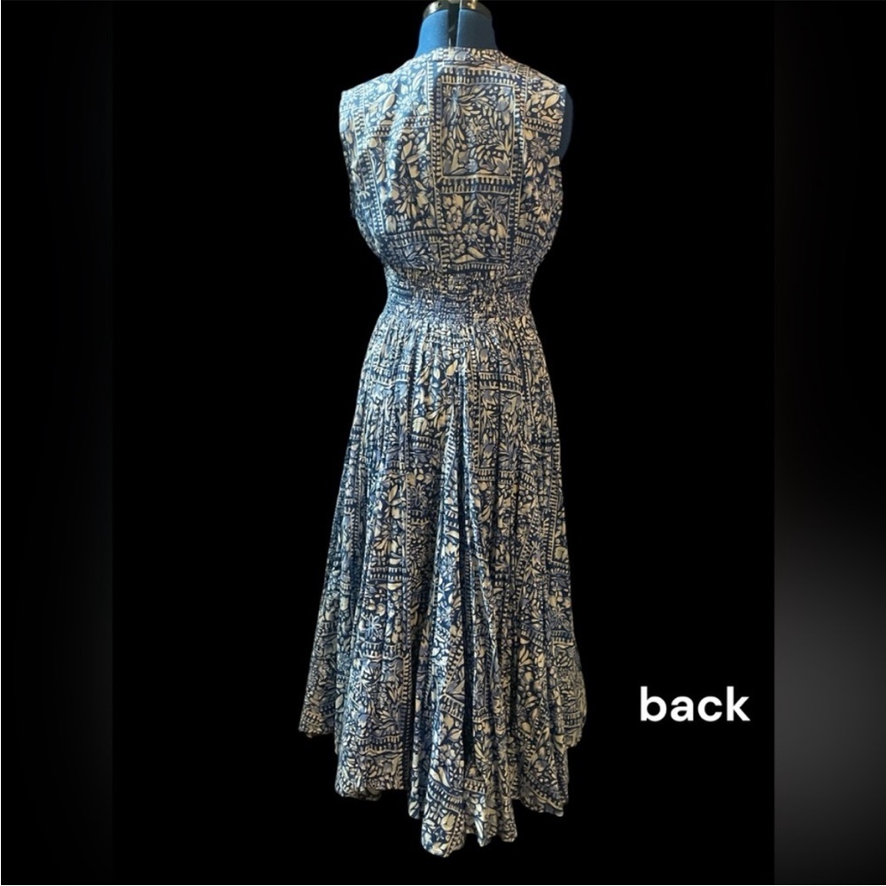 Chelsea & Theodore Blue and White Patterned Midi Dress - Picture 3 of 7